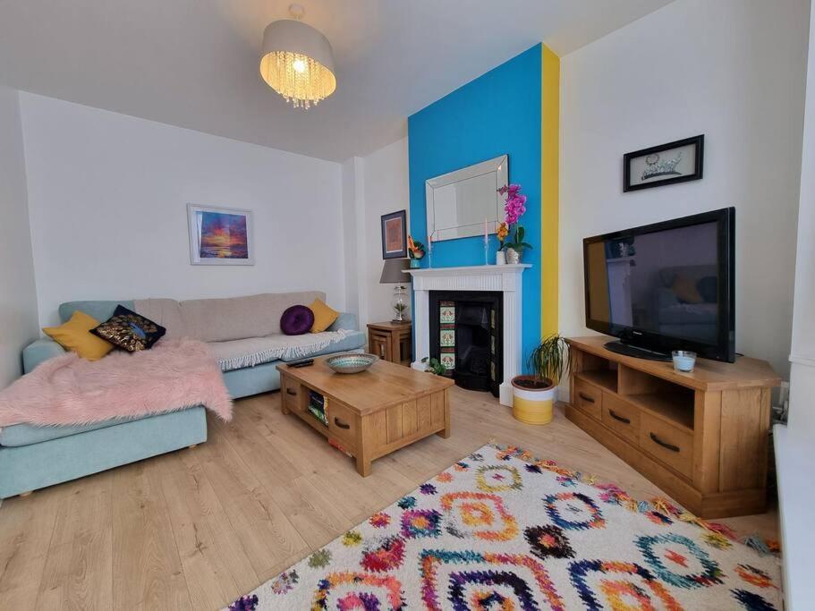 Casa vacanze Cheerful 3 Bedroom With Garden! *